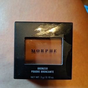 Morphe bronzer in blogger